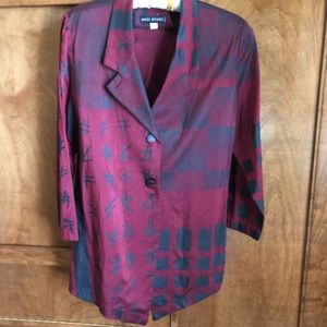 MAUDE ANDRADE  Jacket black  and maroon dressy .